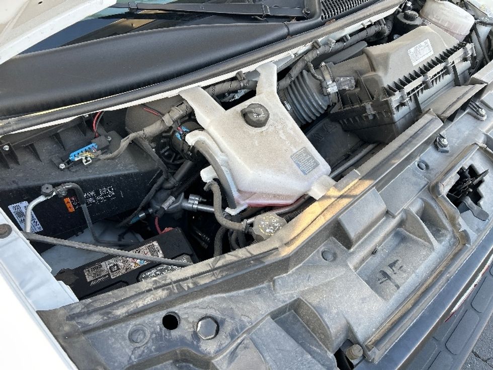 Light Duty Box Truck-Light and Medium Duty Trucks-GMC-2022-Savana G33903-Fontana-CA-22,807\n\t\tmiles-$ 53,500 - Image 23