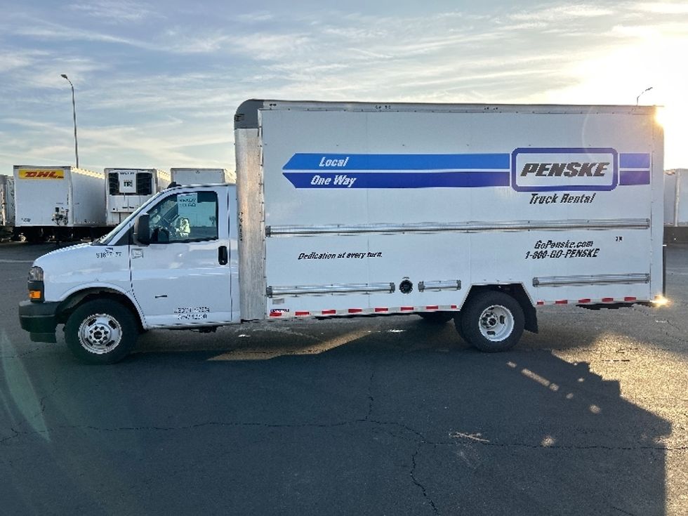 Light Duty Box Truck-Light and Medium Duty Trucks-GMC-2022-Savana G33903-Fontana-CA-22,807\n\t\tmiles-$ 53,500 - Image 4