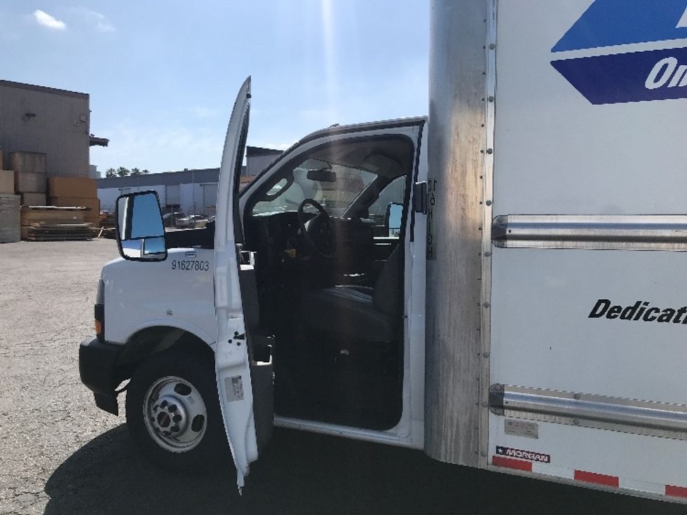 Light Duty Box Truck-Light and Medium Duty Trucks-GMC-2022-Savana G33903-Fontana-CA-30,617\n\t\tmiles-$ 47,000 - Image 15