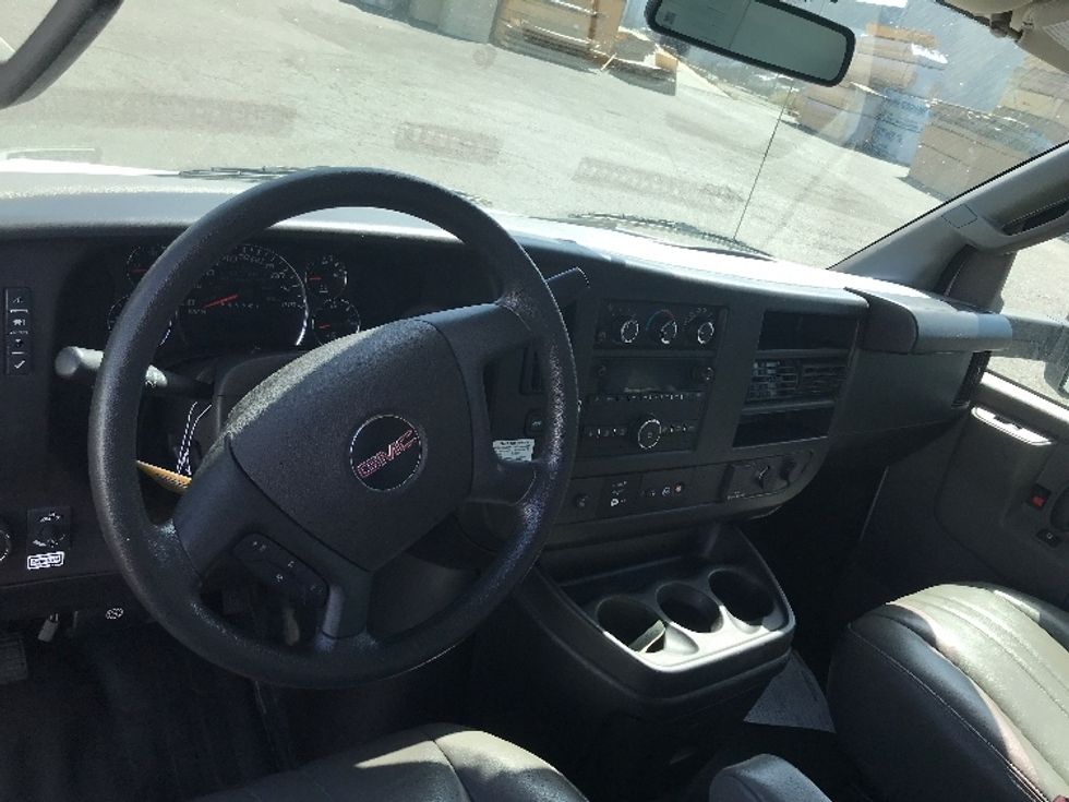 Light Duty Box Truck-Light and Medium Duty Trucks-GMC-2022-Savana G33903-Fontana-CA-30,617\n\t\tmiles-$ 47,000 - Image 16