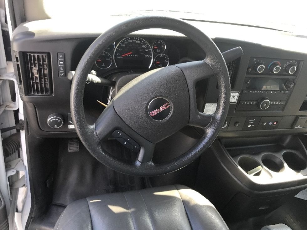 Light Duty Box Truck-Light and Medium Duty Trucks-GMC-2022-Savana G33903-Fontana-CA-30,617\n\t\tmiles-$ 47,000 - Image 17