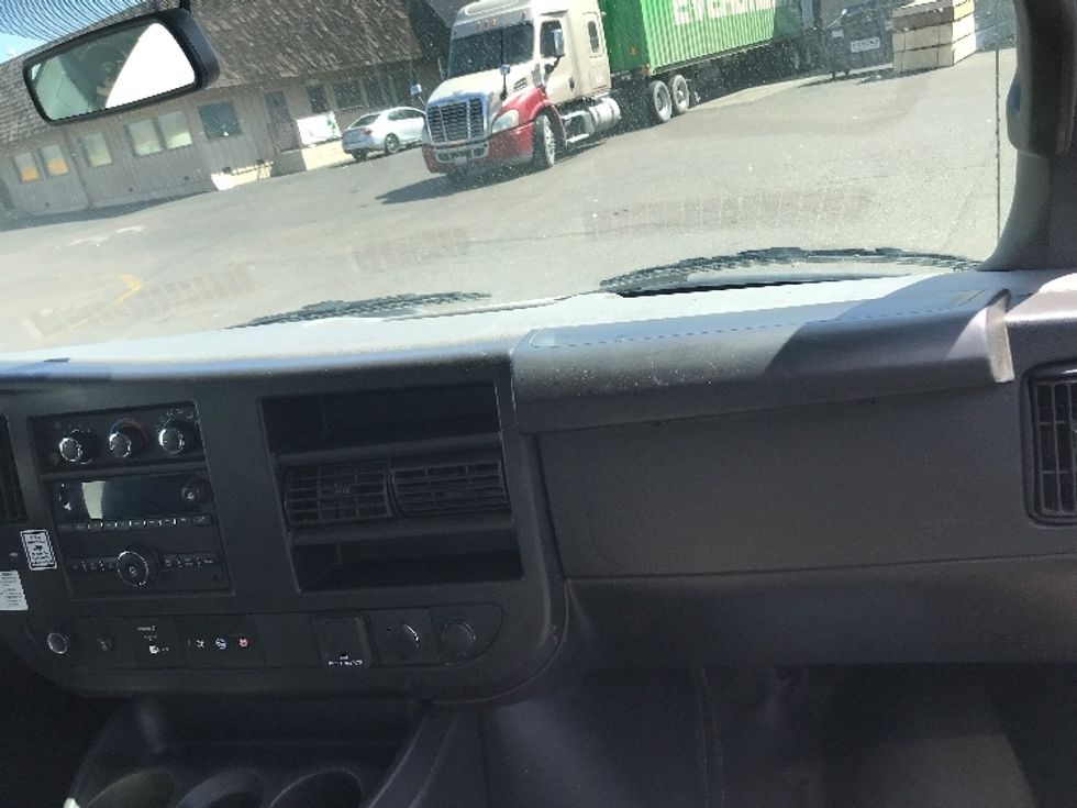 Light Duty Box Truck-Light and Medium Duty Trucks-GMC-2022-Savana G33903-Fontana-CA-30,617\n\t\tmiles-$ 47,000 - Image 20