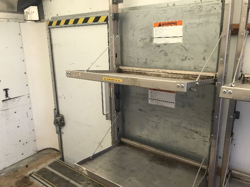 Light Duty Box Truck-Light and Medium Duty Trucks-GMC-2022-Savana G33903-Fontana-CA-30,617\n\t\tmiles-$ 47,000 - Image 25