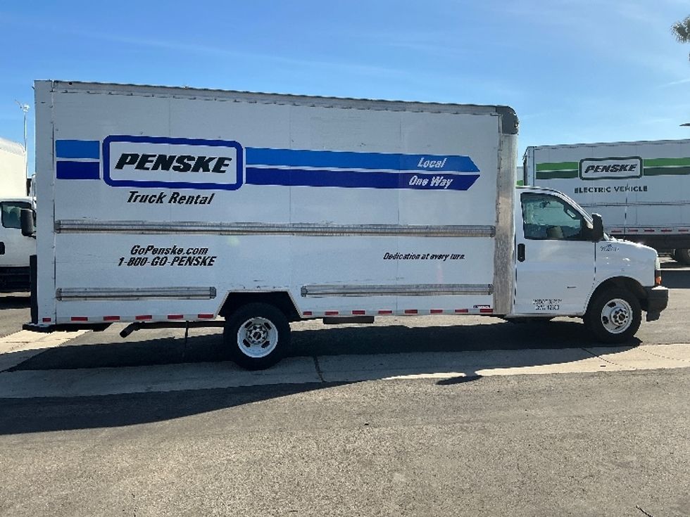 Light Duty Box Truck-Light and Medium Duty Trucks-GMC-2022-Savana G33903-Fontana-CA-88,961\n\t\tmiles-$ 34,000 - Image 15