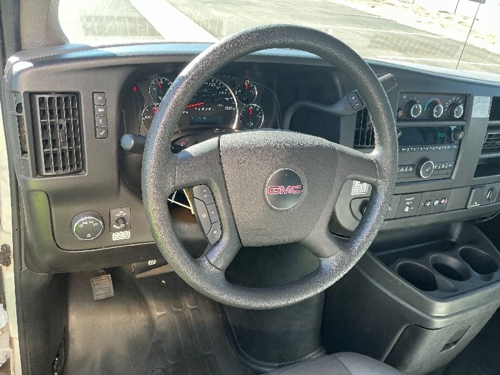 Light Duty Box Truck-Light and Medium Duty Trucks-GMC-2022-Savana G33903-Fontana-CA-88,961\n\t\tmiles-$ 34,000 - Image 18