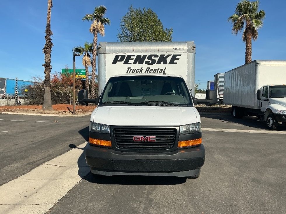 Light Duty Box Truck-Light and Medium Duty Trucks-GMC-2022-Savana G33903-Fontana-CA-88,961\n\t\tmiles-$ 34,000 - Image 2