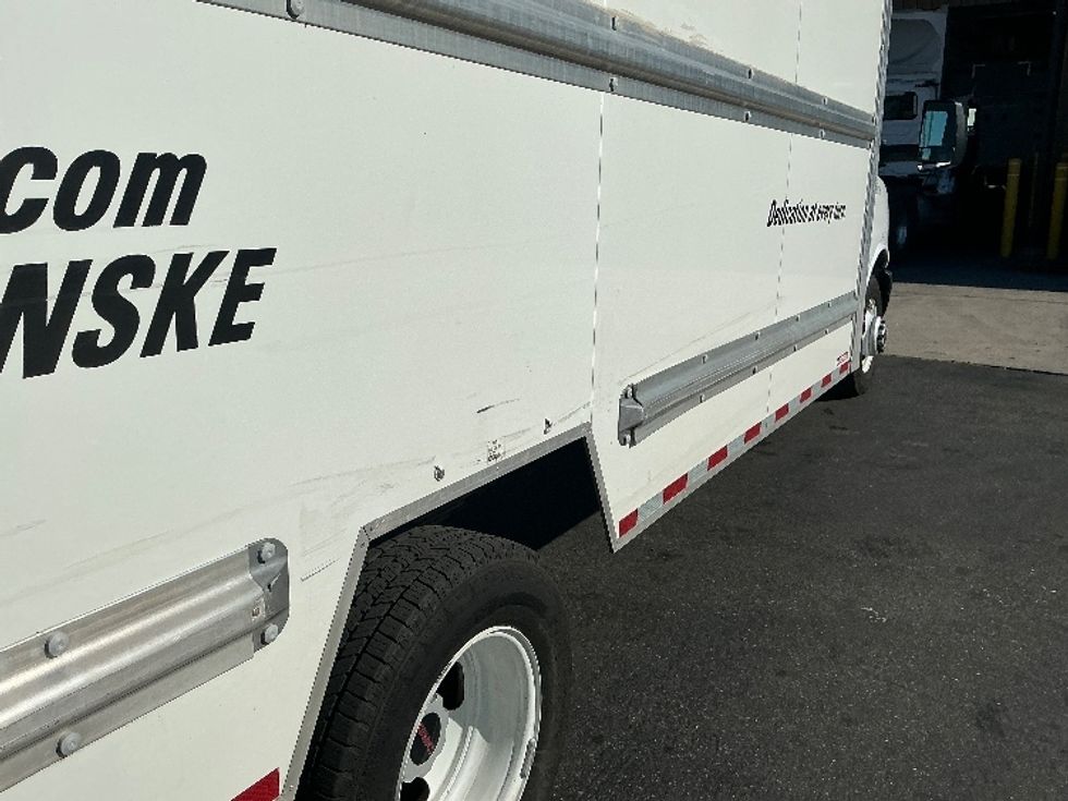 Light Duty Box Truck-Light and Medium Duty Trucks-GMC-2022-Savana G33903-Fontana-CA-88,961\n\t\tmiles-$ 34,000 - Image 28