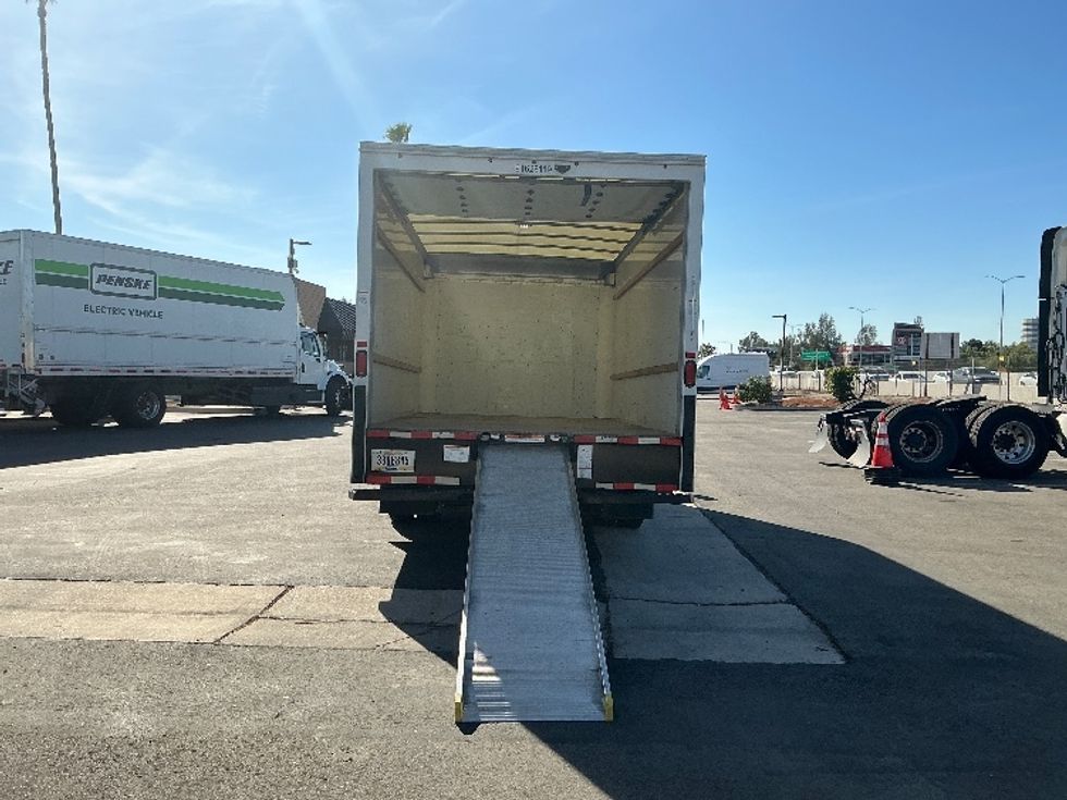 Light Duty Box Truck-Light and Medium Duty Trucks-GMC-2022-Savana G33903-Fontana-CA-88,961\n\t\tmiles-$ 34,000 - Image 9