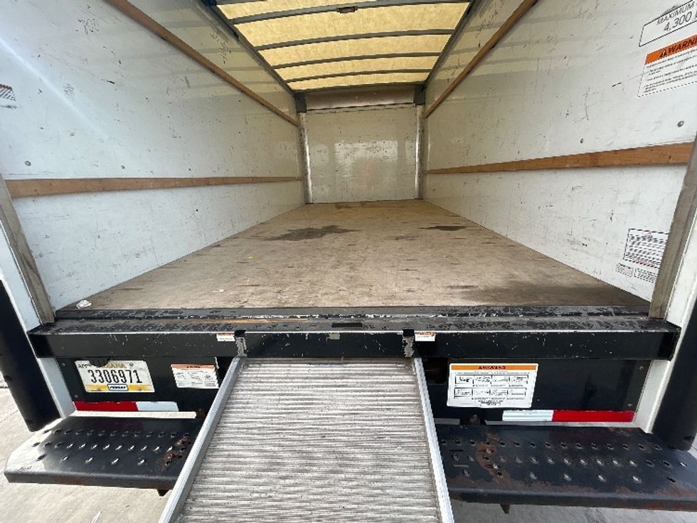 Light Duty Box Truck-Light and Medium Duty Trucks-GMC-2022-Savana G33903-Fontana-CA-89,750\n\t\tmiles-$ 34,500 - Image 10