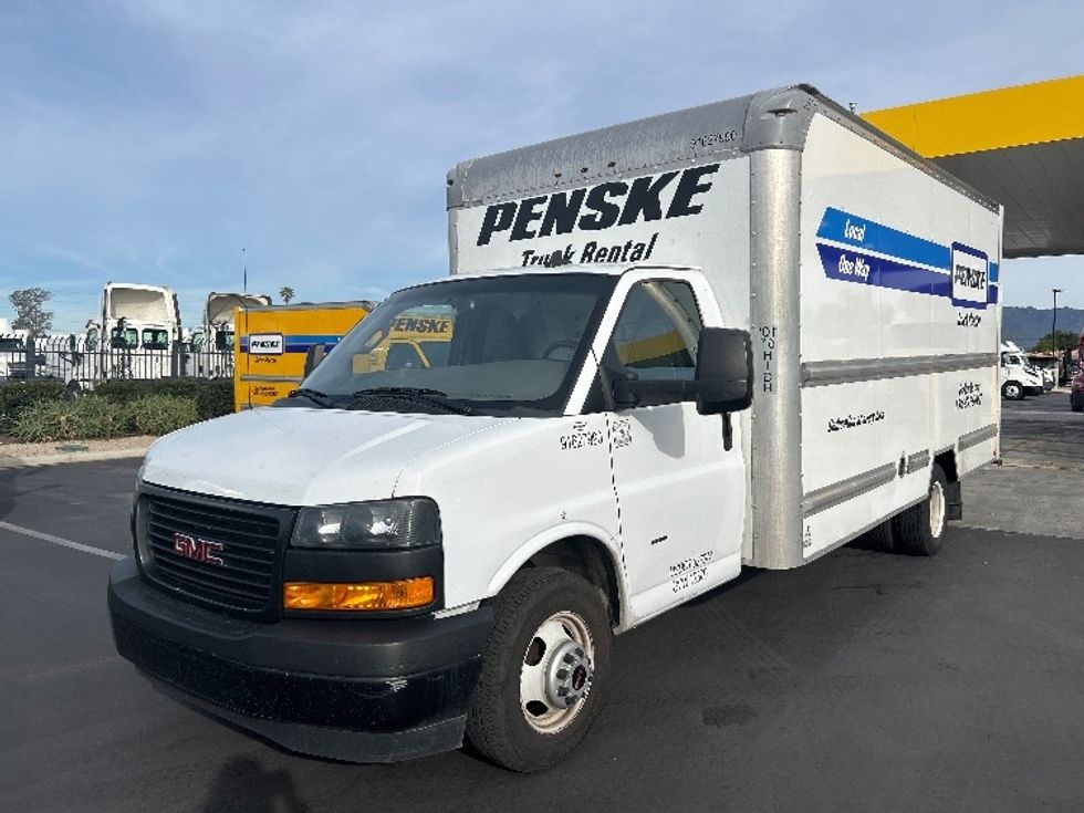 Light Duty Box Truck-Light and Medium Duty Trucks-GMC-2022-Savana G33903-Fontana-CA-89,750\n\t\tmiles-$ 34,500 - Image 3