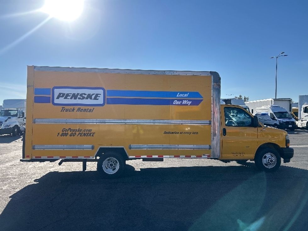 Light Duty Box Truck-Light and Medium Duty Trucks-GMC-2022-Savana G33903-Fontana-CA-89,861\n\t\tmiles-$ 30,250 - Image 15