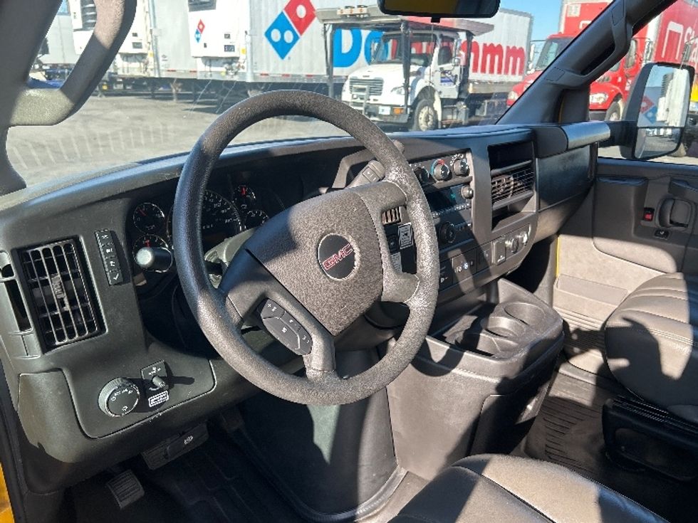 Light Duty Box Truck-Light and Medium Duty Trucks-GMC-2022-Savana G33903-Fontana-CA-89,861\n\t\tmiles-$ 30,250 - Image 17