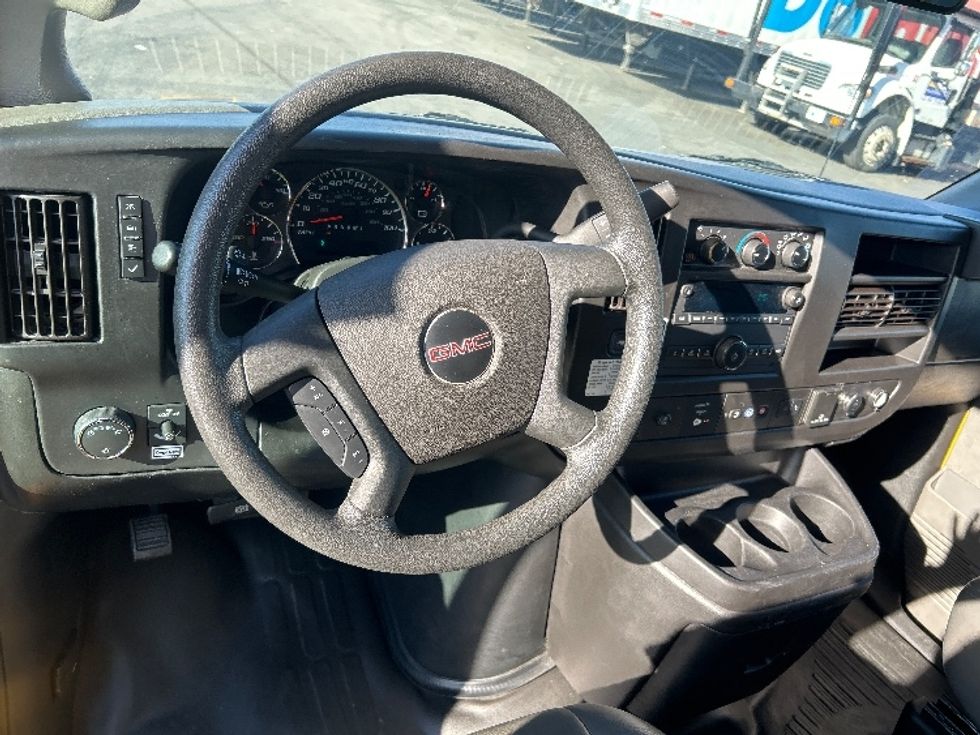 Light Duty Box Truck-Light and Medium Duty Trucks-GMC-2022-Savana G33903-Fontana-CA-89,861\n\t\tmiles-$ 30,250 - Image 18