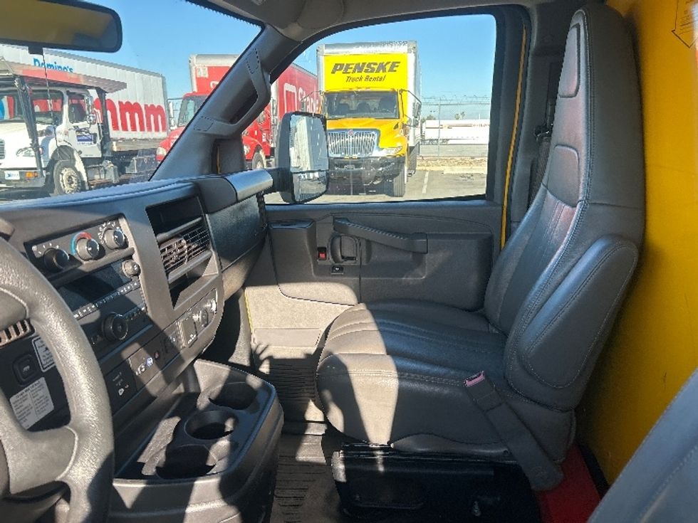Light Duty Box Truck-Light and Medium Duty Trucks-GMC-2022-Savana G33903-Fontana-CA-89,861\n\t\tmiles-$ 30,250 - Image 19