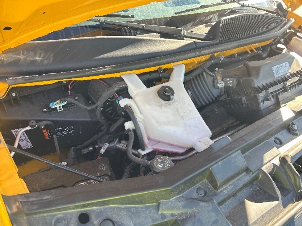 Light Duty Box Truck-Light and Medium Duty Trucks-GMC-2022-Savana G33903-Fontana-CA-89,861\n\t\tmiles-$ 30,250 - Image 23