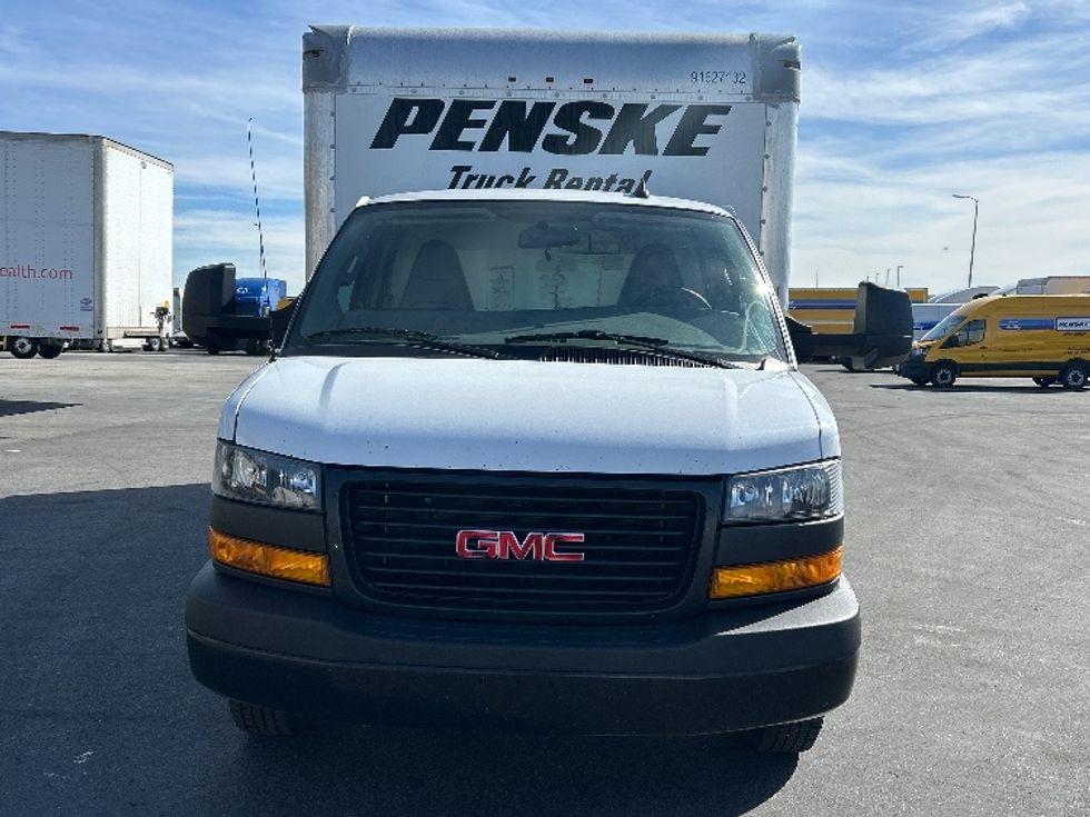 Light Duty Box Truck-Light and Medium Duty Trucks-GMC-2022-Savana G33903-Fontana-CA-90,812\n\t\tmiles-$ 34,250 - Image 2
