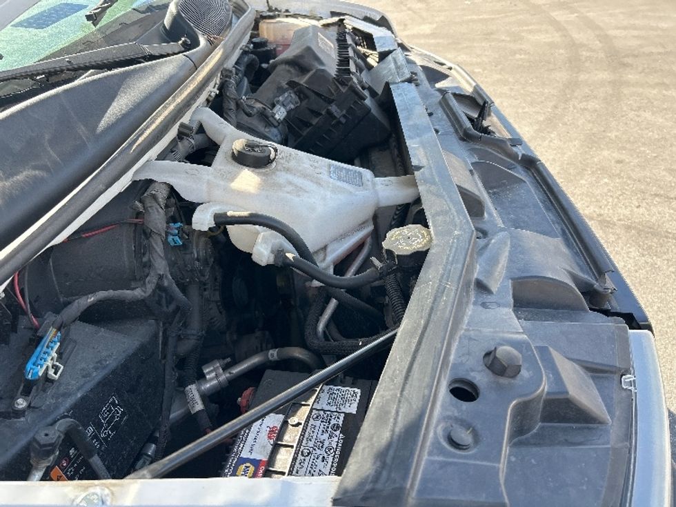 Light Duty Box Truck-Light and Medium Duty Trucks-GMC-2022-Savana G33903-Fontana-CA-90,812\n\t\tmiles-$ 34,250 - Image 23