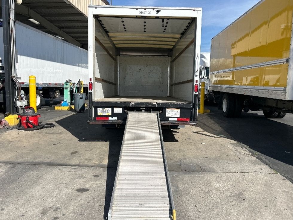 Light Duty Box Truck-Light and Medium Duty Trucks-GMC-2022-Savana G33903-Fontana-CA-90,812\n\t\tmiles-$ 34,250 - Image 9