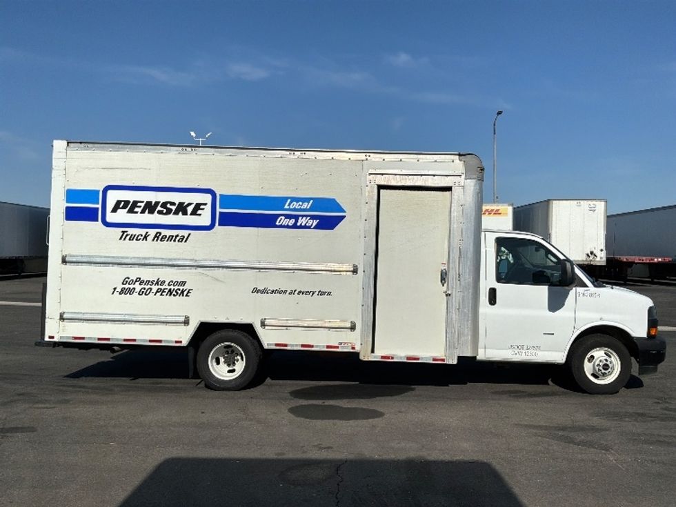 Light Duty Box Truck-Light and Medium Duty Trucks-GMC-2022-Savana G33903-Fontana-CA-92,858\n\t\tmiles-$ 35,250 - Image 15