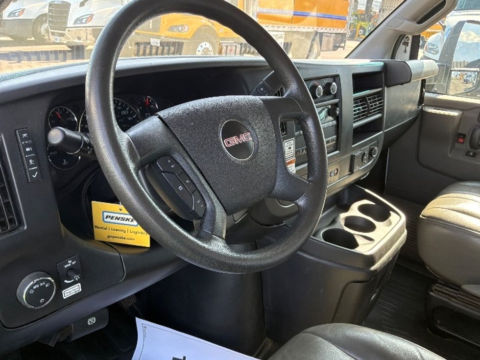 Light Duty Box Truck-Light and Medium Duty Trucks-GMC-2022-Savana G33903-Fontana-CA-92,858\n\t\tmiles-$ 35,250 - Image 17