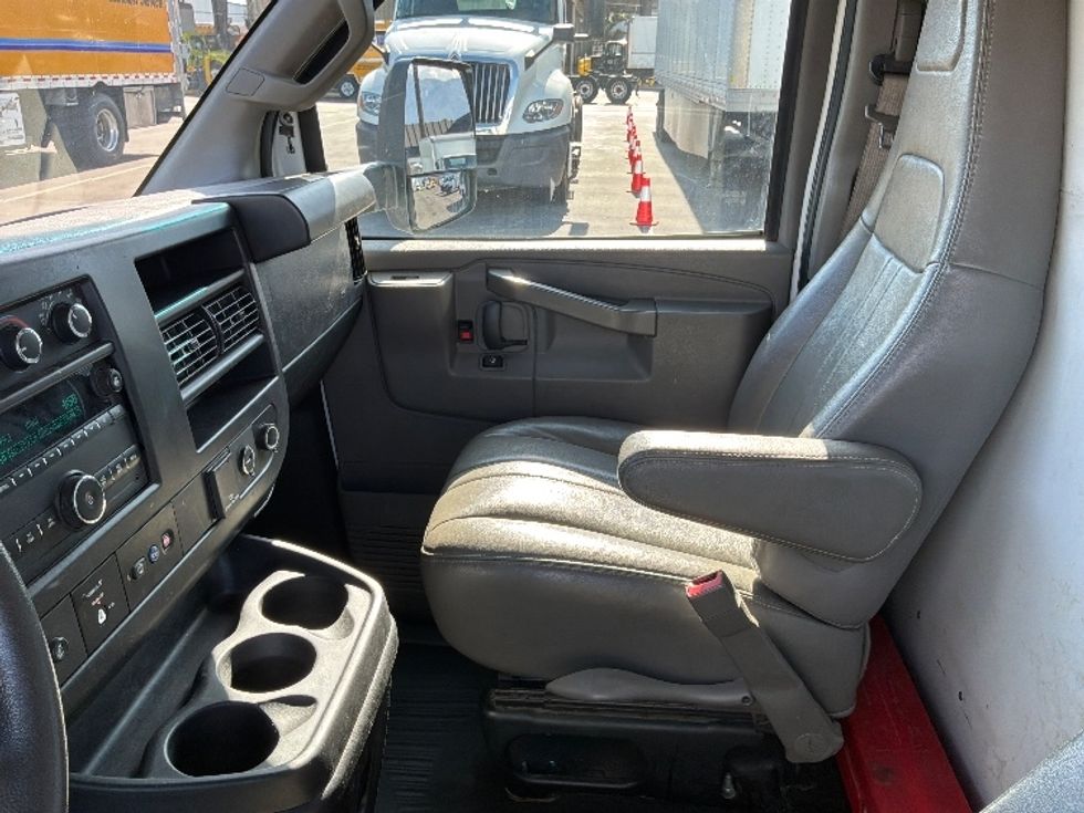 Light Duty Box Truck-Light and Medium Duty Trucks-GMC-2022-Savana G33903-Fontana-CA-92,858\n\t\tmiles-$ 35,250 - Image 19