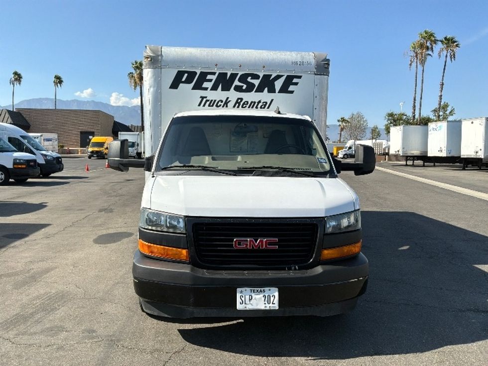 Light Duty Box Truck-Light and Medium Duty Trucks-GMC-2022-Savana G33903-Fontana-CA-92,858\n\t\tmiles-$ 35,250 - Image 2