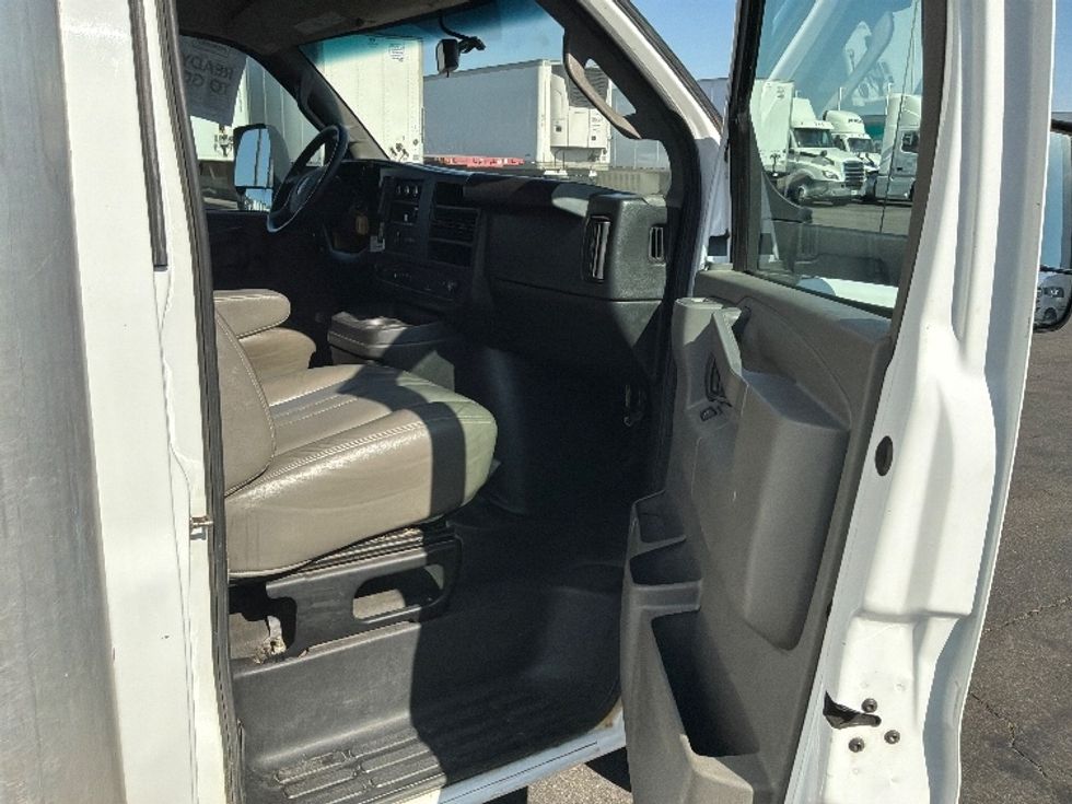 Light Duty Box Truck-Light and Medium Duty Trucks-GMC-2022-Savana G33903-Fontana-CA-92,858\n\t\tmiles-$ 35,250 - Image 20