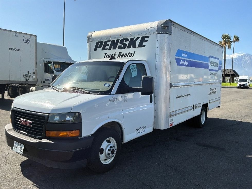 Light Duty Box Truck-Light and Medium Duty Trucks-GMC-2022-Savana G33903-Fontana-CA-92,858\n\t\tmiles-$ 35,250 - Image 3