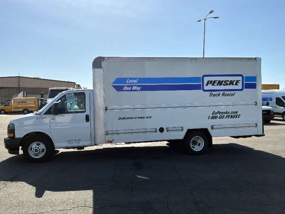 Light Duty Box Truck-Light and Medium Duty Trucks-GMC-2022-Savana G33903-Fontana-CA-92,858\n\t\tmiles-$ 35,250 - Image 4