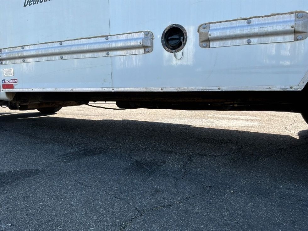 Light Duty Box Truck-Light and Medium Duty Trucks-GMC-2022-Savana G33903-Fontana-CA-92,858\n\t\tmiles-$ 35,250 - Image 5