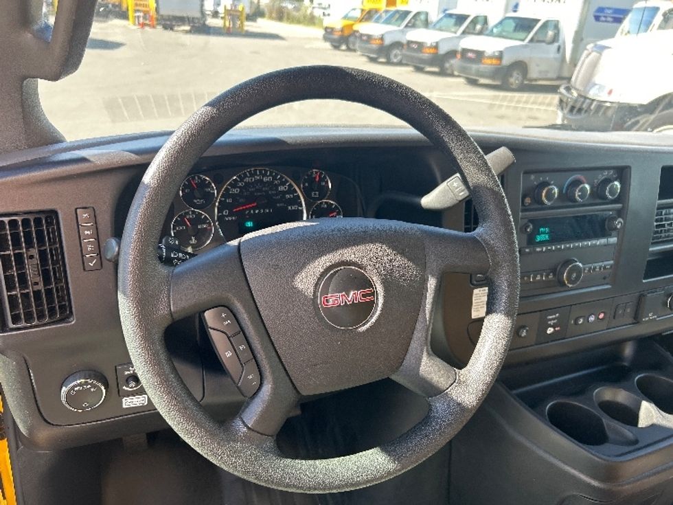 Light Duty Box Truck-Light and Medium Duty Trucks-GMC-2022-Savana G33903-Fontana-CA-96,518\n\t\tmiles-$ 30,000 - Image 18