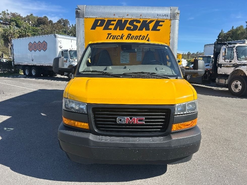 Light Duty Box Truck-Light and Medium Duty Trucks-GMC-2022-Savana G33903-Fontana-CA-96,518\n\t\tmiles-$ 30,000 - Image 2