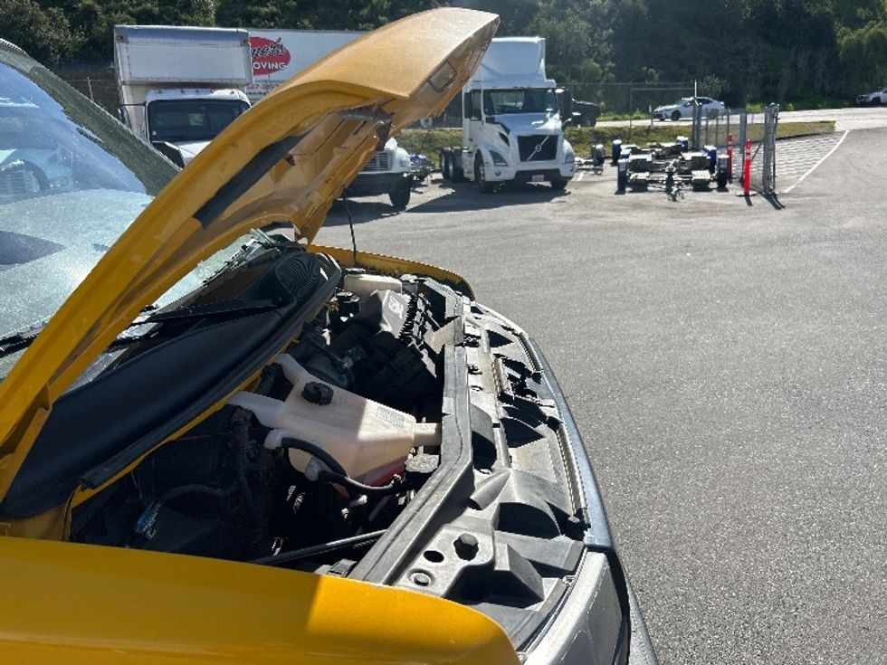 Light Duty Box Truck-Light and Medium Duty Trucks-GMC-2022-Savana G33903-Fontana-CA-96,518\n\t\tmiles-$ 30,000 - Image 23