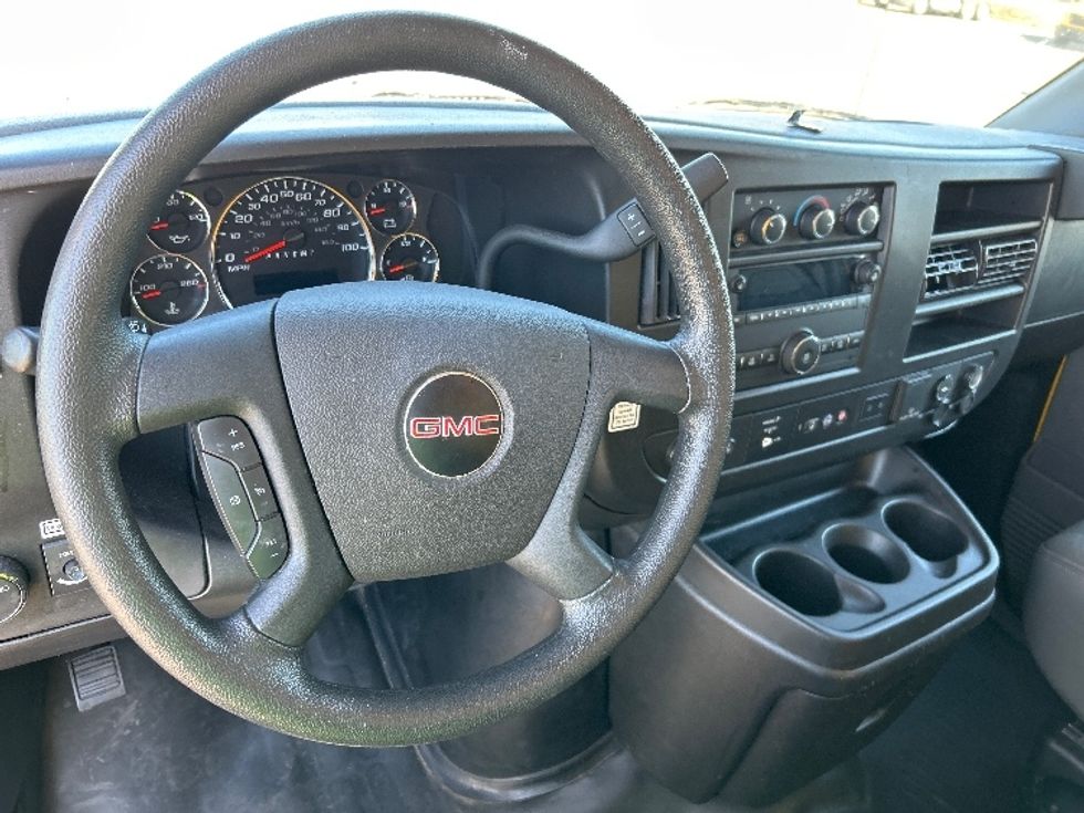Light Duty Box Truck-Light and Medium Duty Trucks-GMC-2022-Savana G33903-Fontana-CA-97,590\n\t\tmiles-$ 30,000 - Image 17