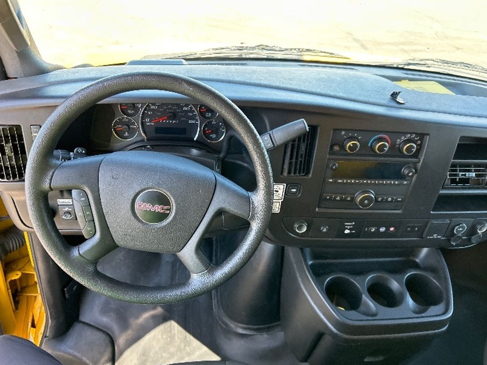 Light Duty Box Truck-Light and Medium Duty Trucks-GMC-2022-Savana G33903-Fontana-CA-97,590\n\t\tmiles-$ 30,000 - Image 18