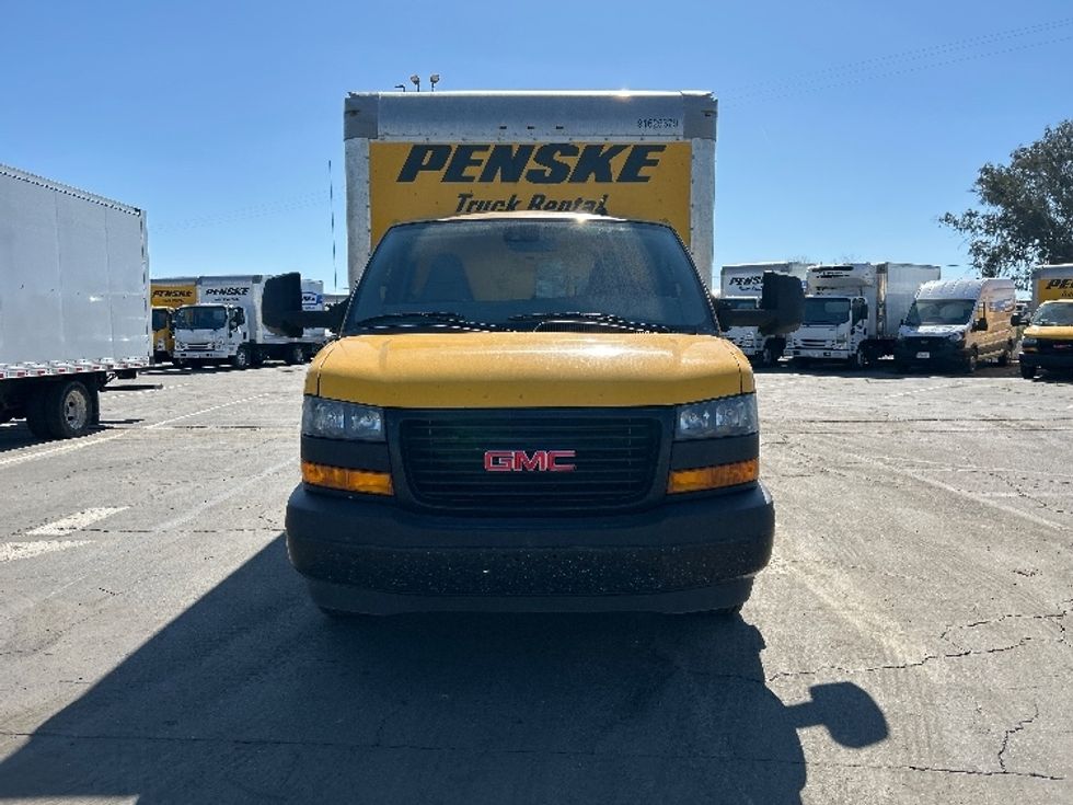 Light Duty Box Truck-Light and Medium Duty Trucks-GMC-2022-Savana G33903-Fontana-CA-97,590\n\t\tmiles-$ 30,000 - Image 2