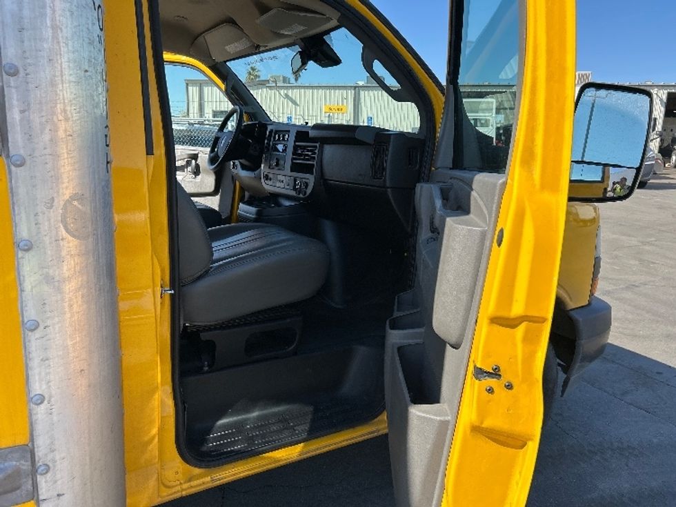 Light Duty Box Truck-Light and Medium Duty Trucks-GMC-2022-Savana G33903-Fontana-CA-97,590\n\t\tmiles-$ 30,000 - Image 20