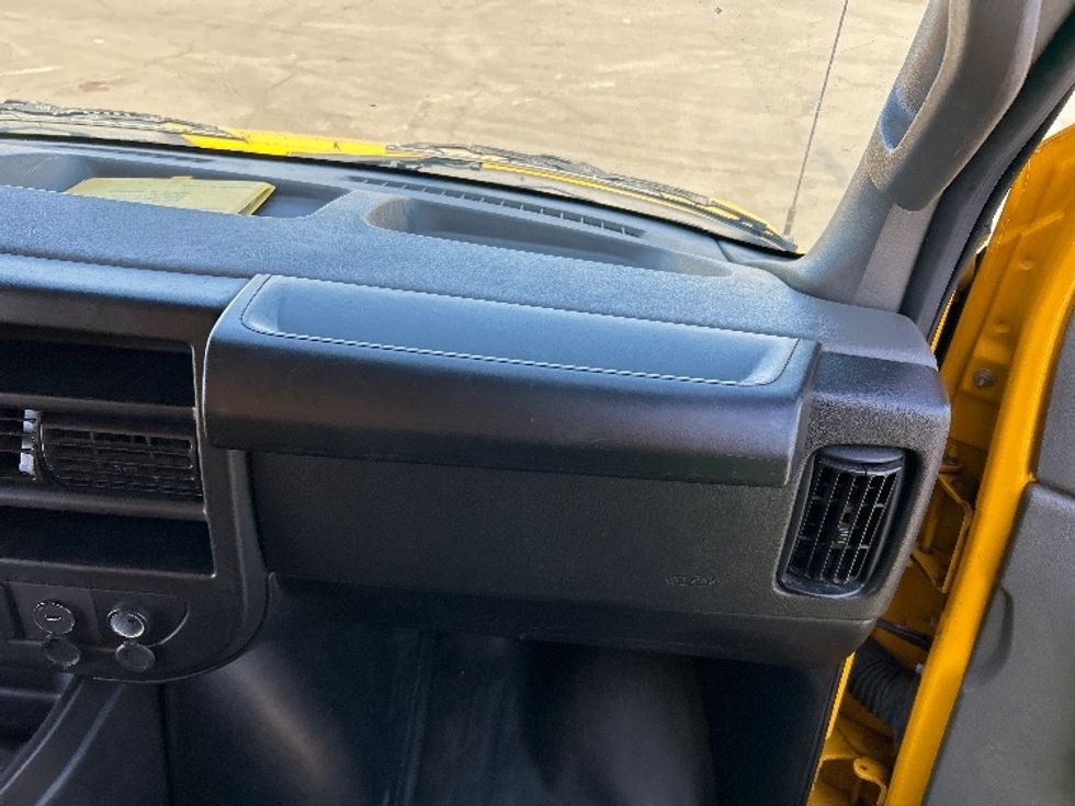Light Duty Box Truck-Light and Medium Duty Trucks-GMC-2022-Savana G33903-Fontana-CA-97,590\n\t\tmiles-$ 30,000 - Image 21