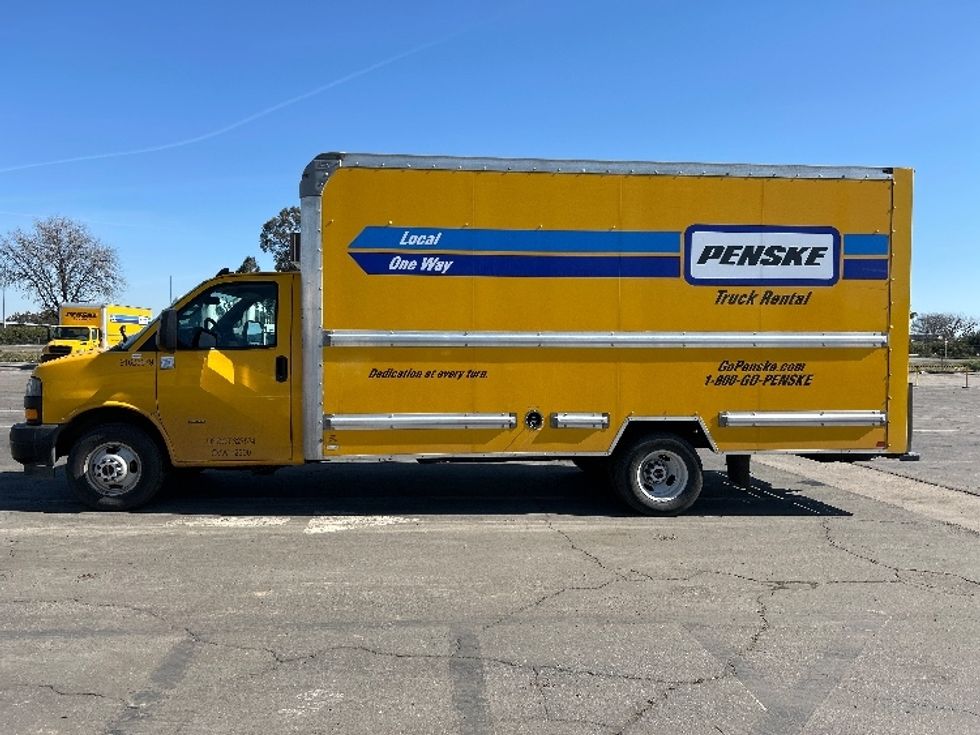 Light Duty Box Truck-Light and Medium Duty Trucks-GMC-2022-Savana G33903-Fontana-CA-97,590\n\t\tmiles-$ 30,000 - Image 4