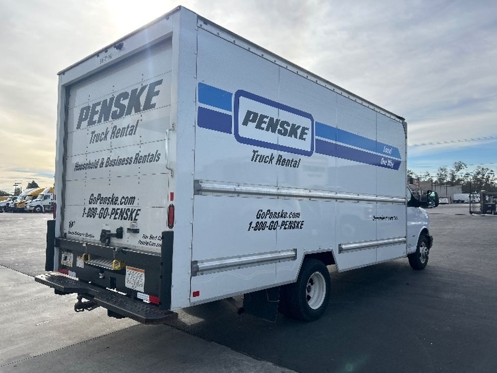 Light Duty Box Truck-Light and Medium Duty Trucks-GMC-2022-Savana G33903-Fontana-CA-98,667\n\t\tmiles-$ 31,750 - Image 13