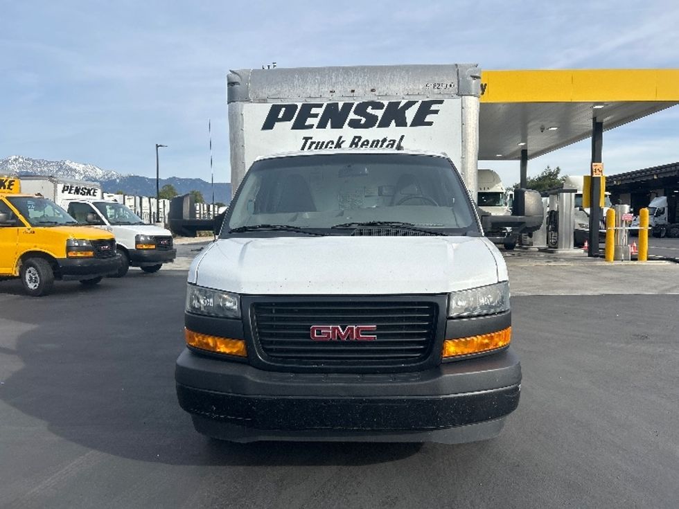 Light Duty Box Truck-Light and Medium Duty Trucks-GMC-2022-Savana G33903-Fontana-CA-98,667\n\t\tmiles-$ 31,750 - Image 2