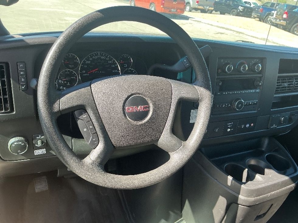 Light Duty Box Truck-Light and Medium Duty Trucks-GMC-2022-Savana G33903-Fontana-CA-99,976\n\t\tmiles-$ 33,250 - Image 18