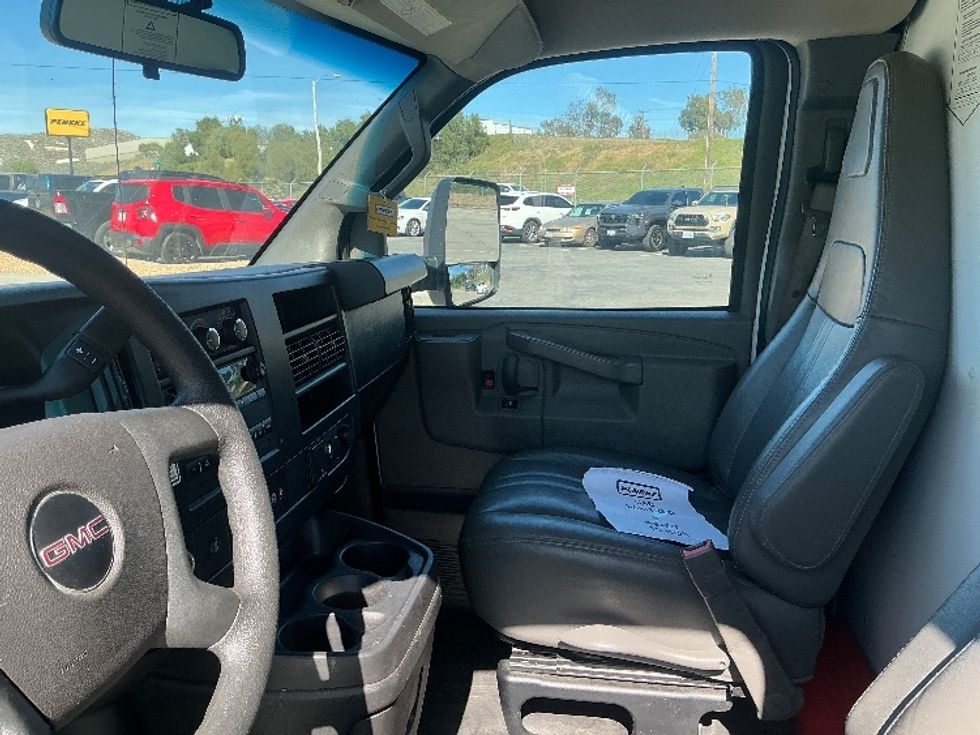 Light Duty Box Truck-Light and Medium Duty Trucks-GMC-2022-Savana G33903-Fontana-CA-99,976\n\t\tmiles-$ 33,250 - Image 19