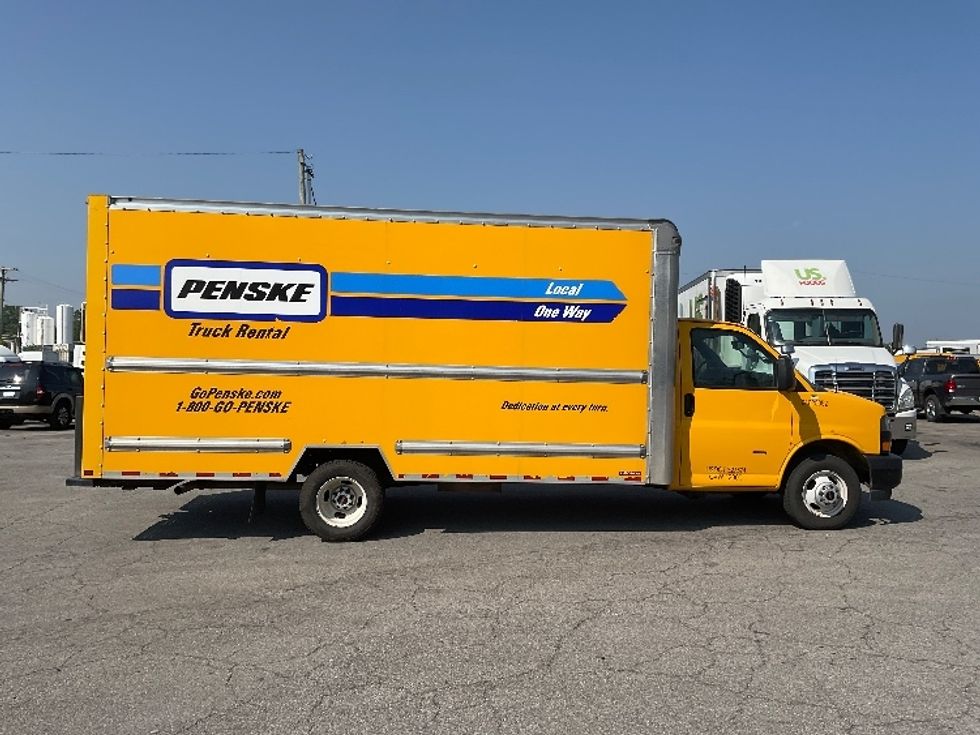 Light Duty Box Truck-Light and Medium Duty Trucks-GMC-2022-Savana G33903-Fort Wayne-IN-100,361\n\t\tmiles-$ 25,500 - Image 15