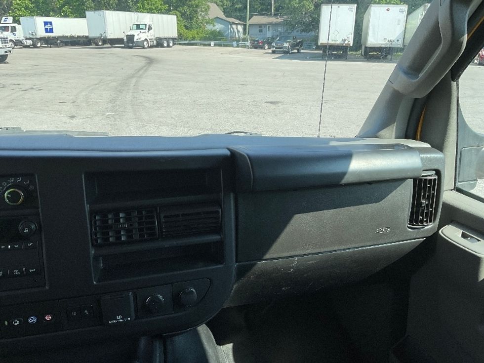 Light Duty Box Truck-Light and Medium Duty Trucks-GMC-2022-Savana G33903-Fort Wayne-IN-100,361\n\t\tmiles-$ 25,500 - Image 21