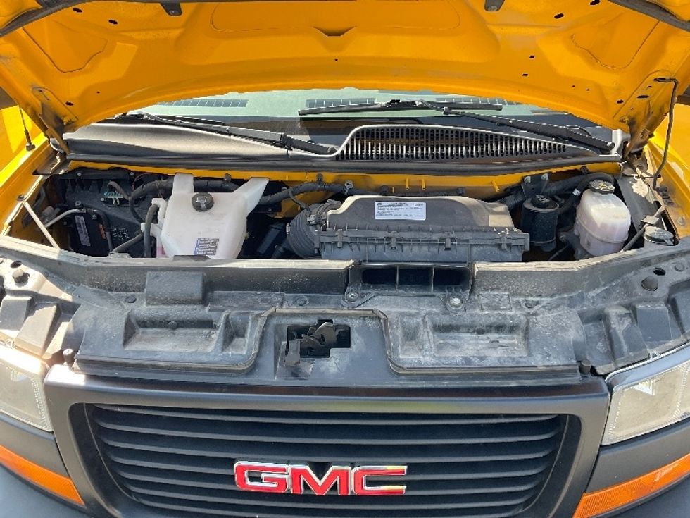 Light Duty Box Truck-Light and Medium Duty Trucks-GMC-2022-Savana G33903-Fort Wayne-IN-100,361\n\t\tmiles-$ 25,500 - Image 23