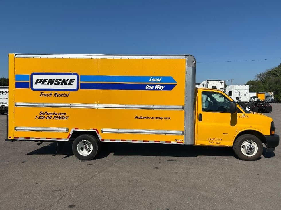 Light Duty Box Truck-Light and Medium Duty Trucks-GMC-2022-Savana G33903-Fort Wayne-IN-71,200\n\t\tmiles-$ 29,250 - Image 14