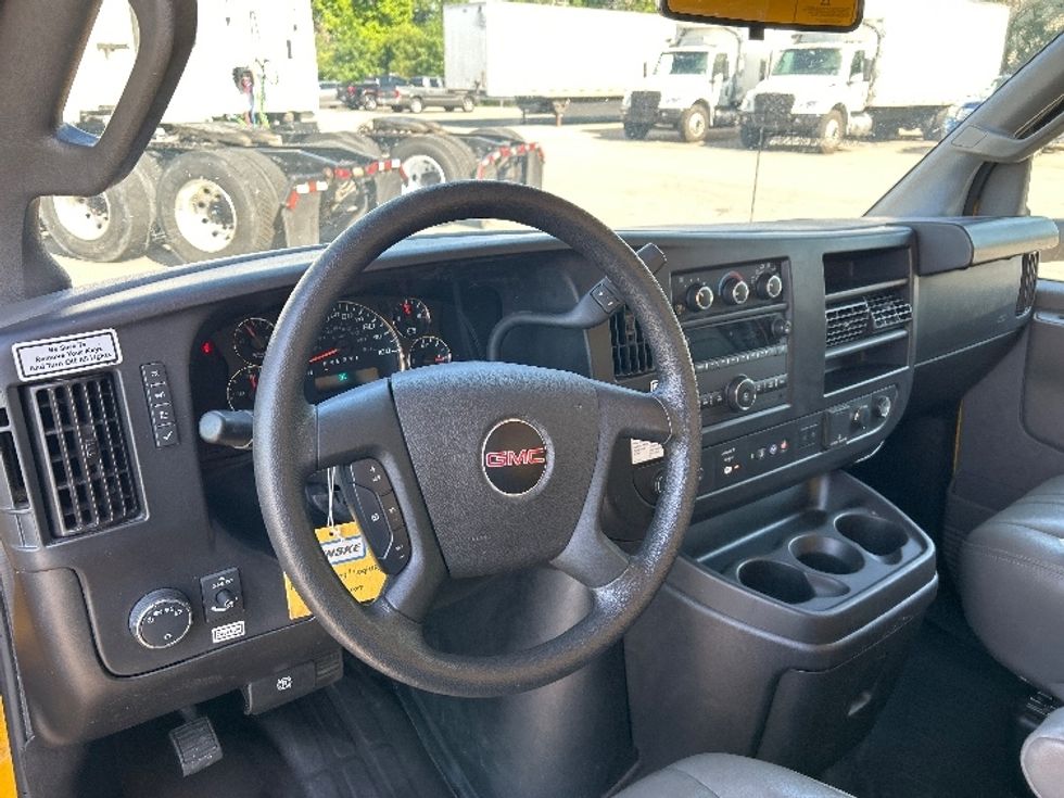 Light Duty Box Truck-Light and Medium Duty Trucks-GMC-2022-Savana G33903-Fort Wayne-IN-71,200\n\t\tmiles-$ 29,250 - Image 16