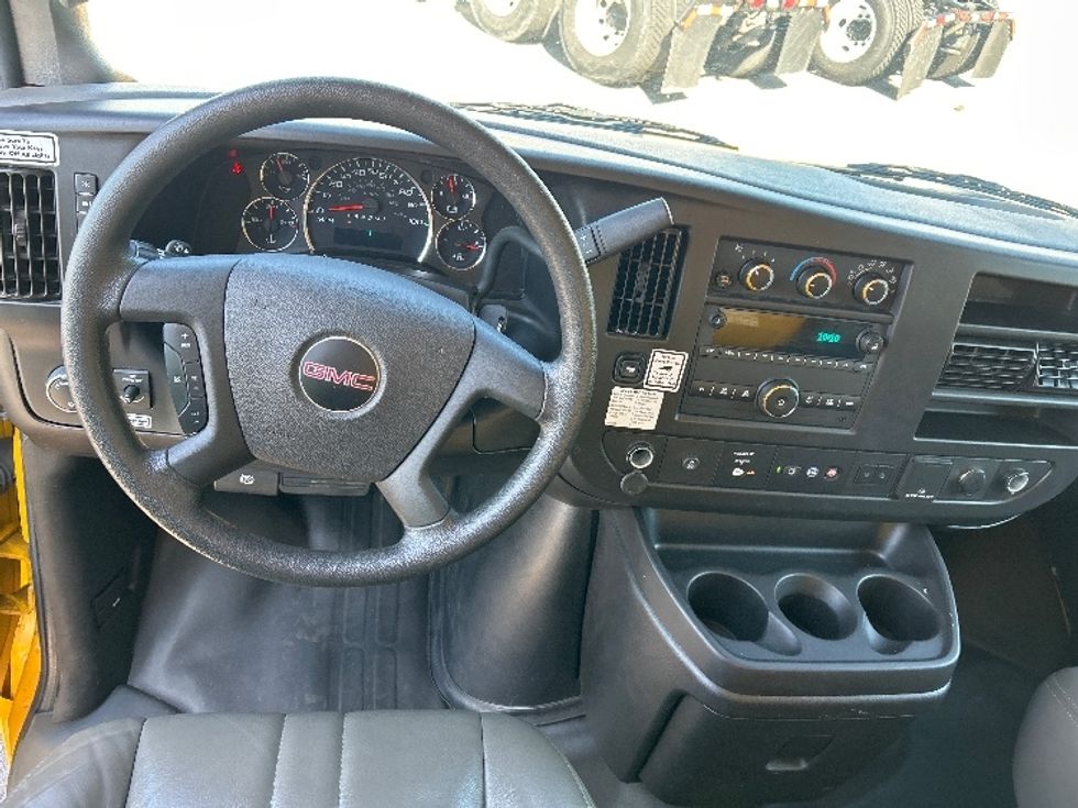 Light Duty Box Truck-Light and Medium Duty Trucks-GMC-2022-Savana G33903-Fort Wayne-IN-71,200\n\t\tmiles-$ 29,250 - Image 17