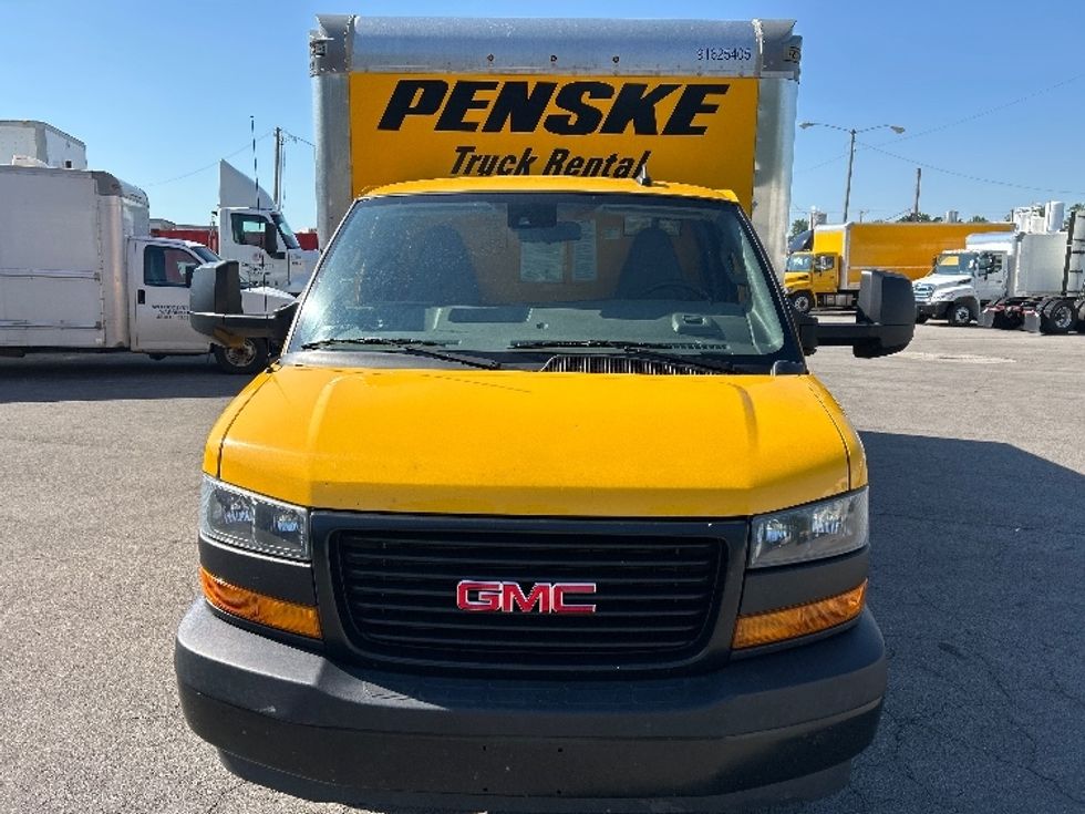 Light Duty Box Truck-Light and Medium Duty Trucks-GMC-2022-Savana G33903-Fort Wayne-IN-71,200\n\t\tmiles-$ 29,250 - Image 2